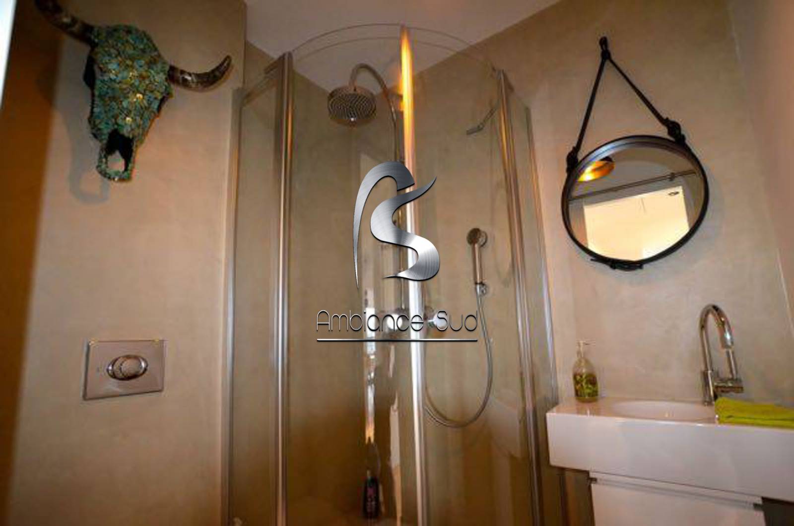 SALLE DE BAIN EN BETON CIRE MARSEILLE