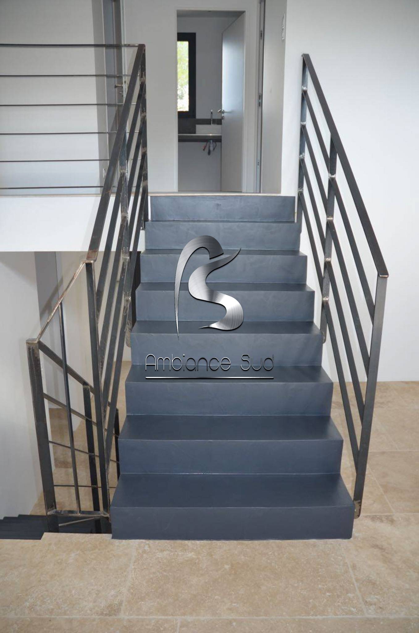 ESCALIER EN BETON CIRE TALOCHE LAMBESC
