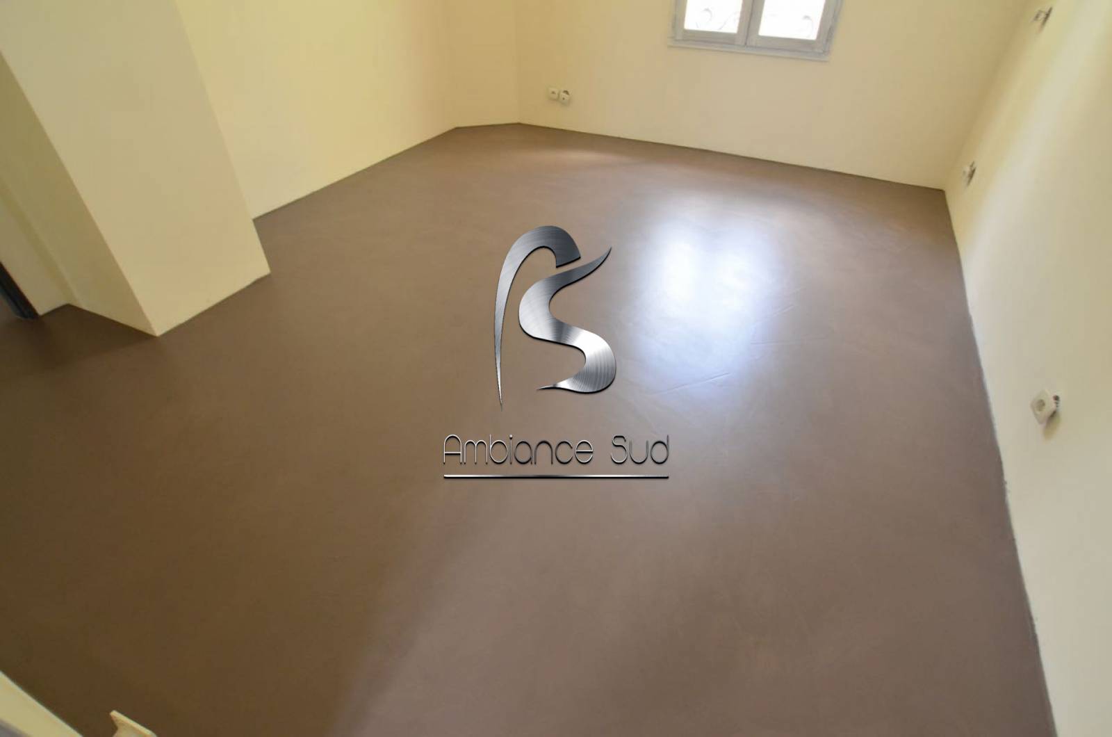 AMBIANCE SUD BETON CIRE TALOCHE A SAINT TROPEZ