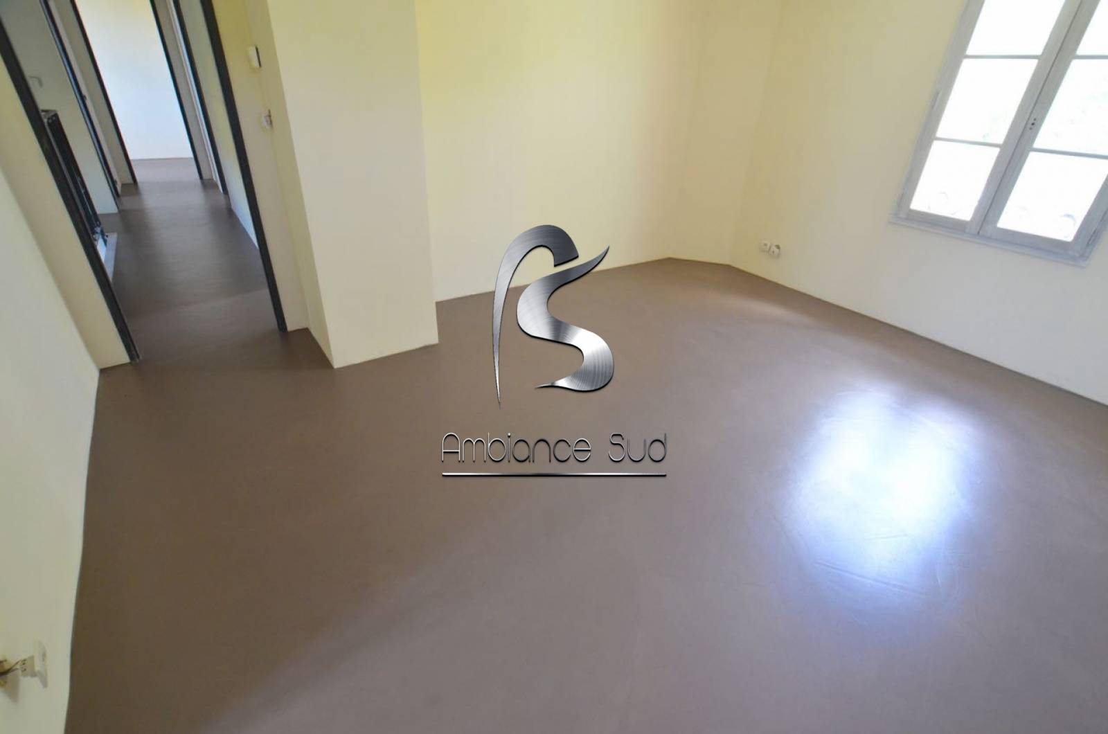 AMBIANCE SUD BETON CIRE TALOCHE A SAINT TROPEZ