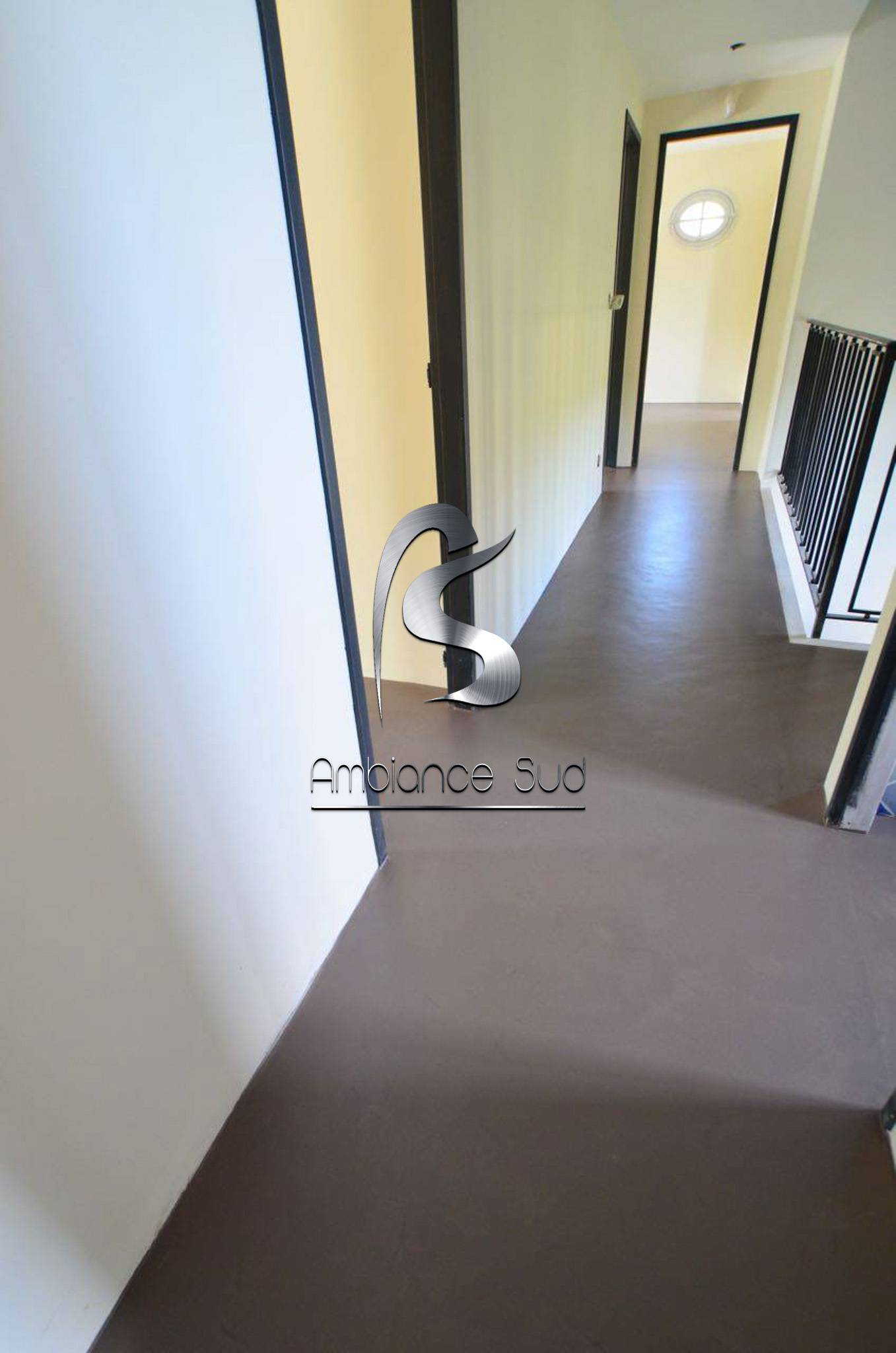 AMBIANCE SUD BETON CIRE TALOCHE A SAINT TROPEZ