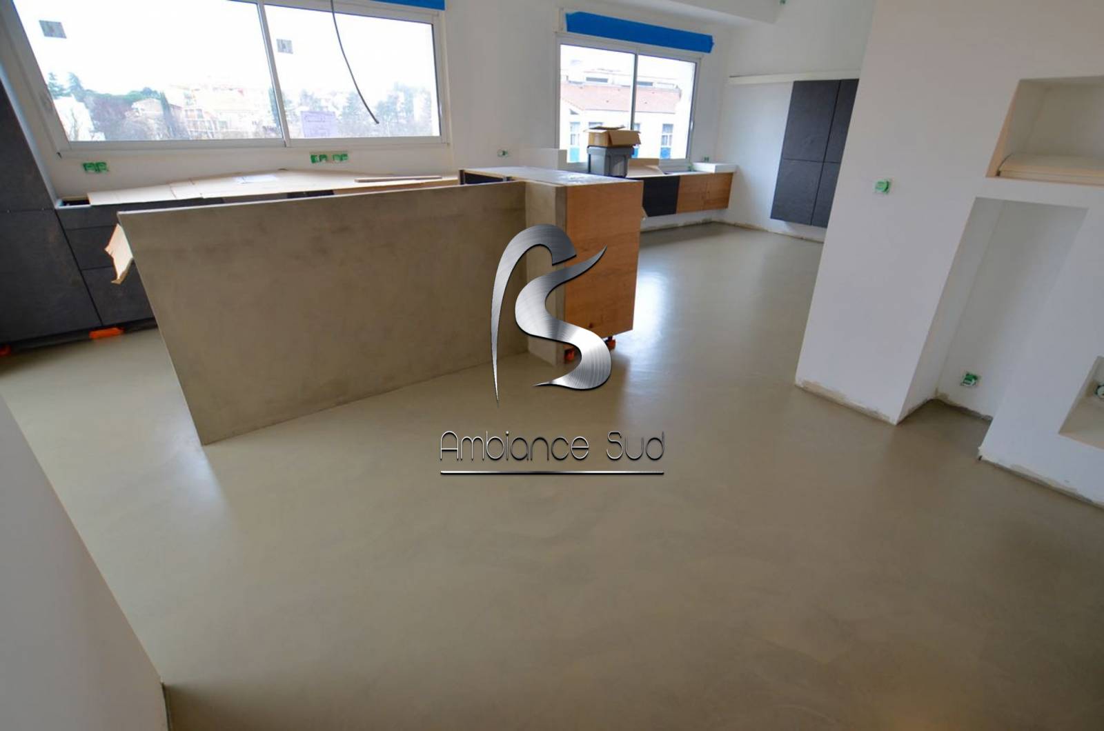 SOL EN BETON CIRE TALOCHE SUR CHAPE ANHYDRITE A MANOSQUE