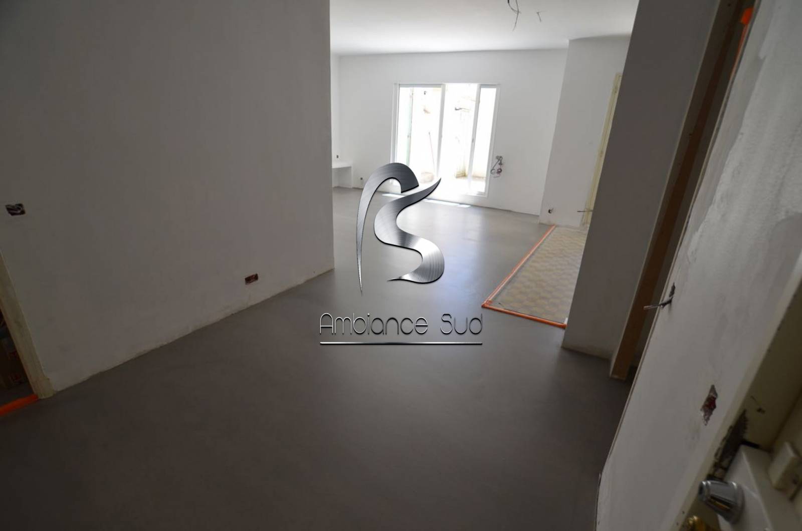 SOL EN CHAPE MINCE FIBRE TEINTE DECORATIVE A MARSEILLE