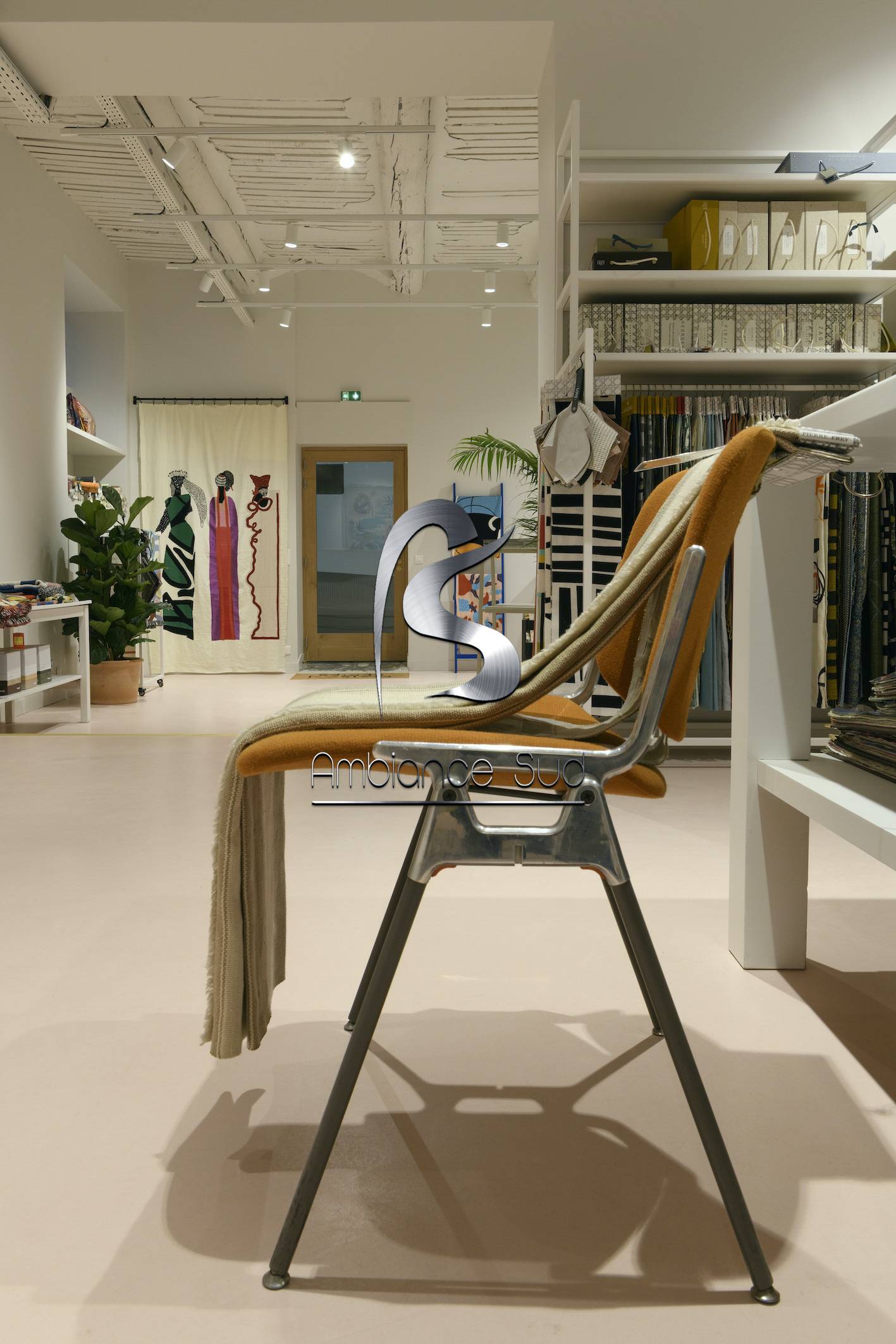 AMBIANCE SUD SOL EN BETON CIRE COULE A MARSEILLE