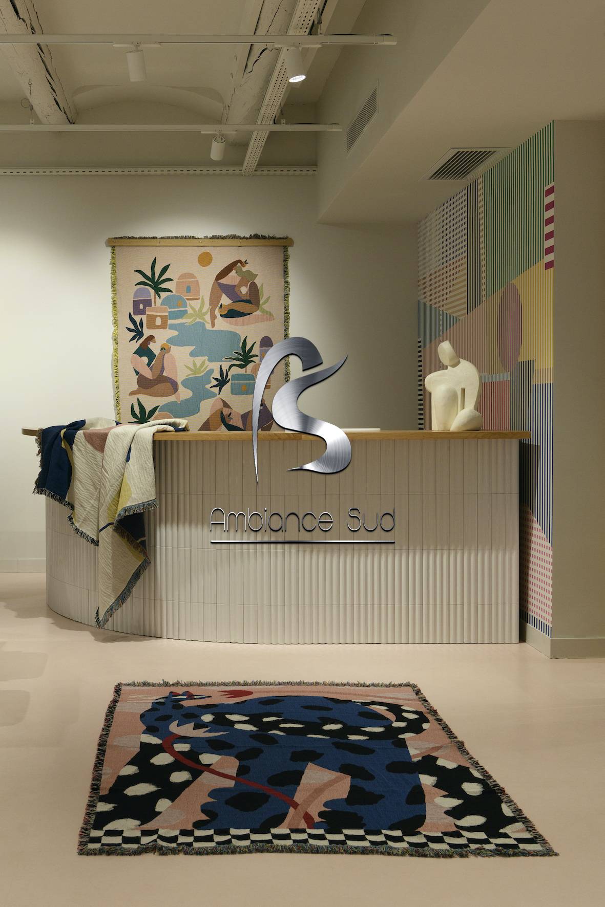 SOL EN BETON CIRE COULE DECORATIF A MARSEILLE 13