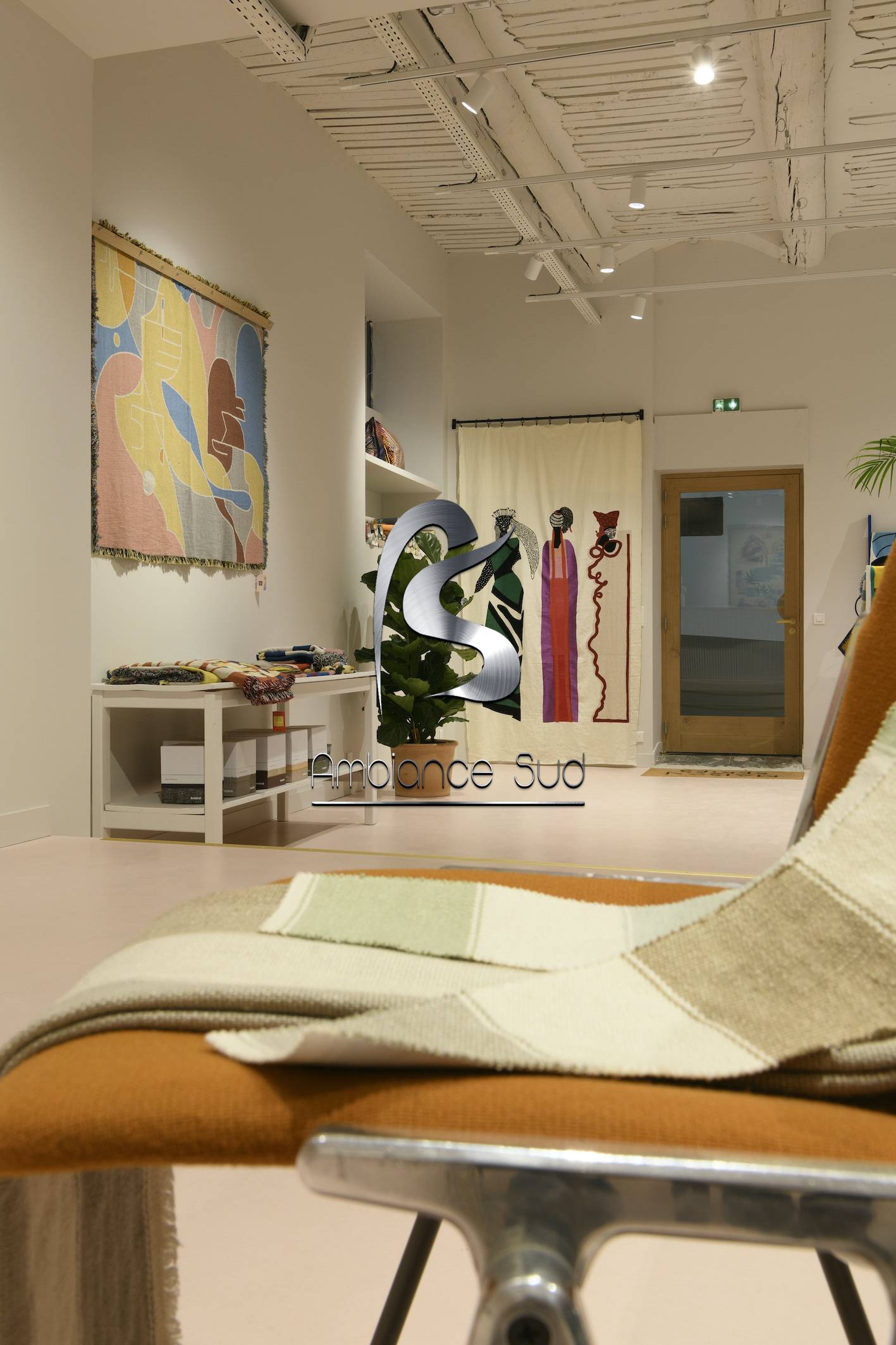 SOL EN BETON CIRE COULE DECORATIF A MARSEILLE 13