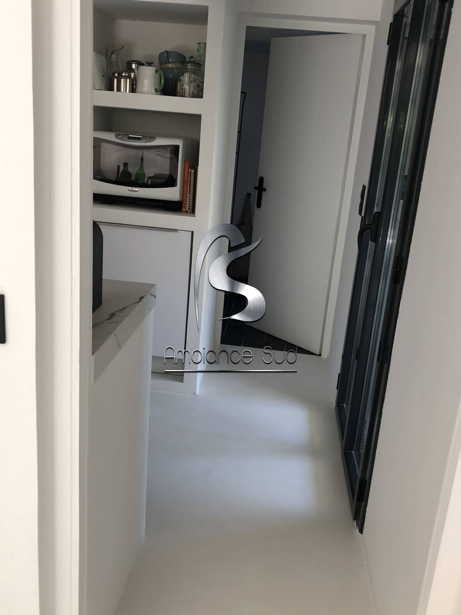 SOL EN BETON CIRE TALOCHE A SANARY 83