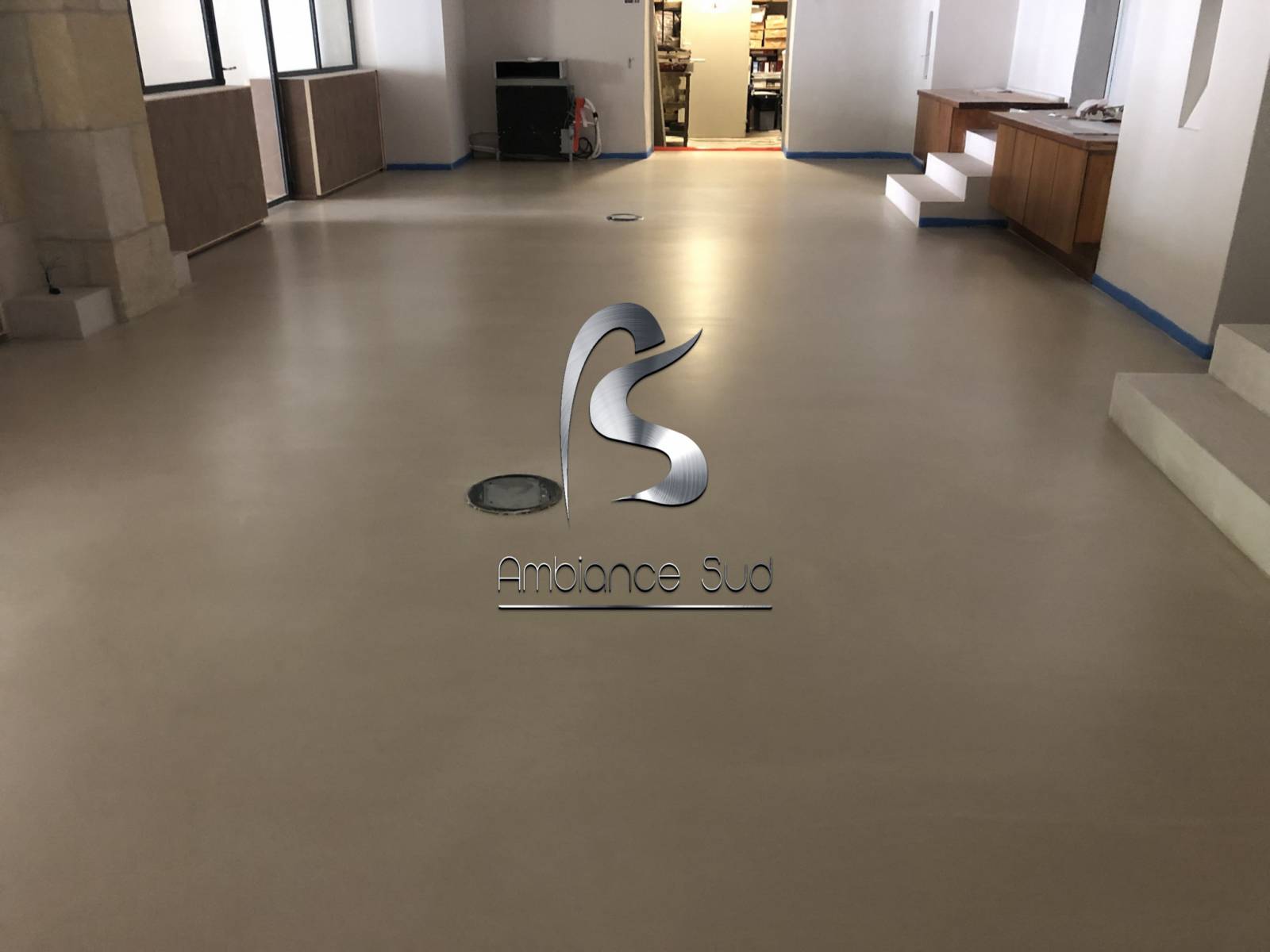 SOL EN BETON CIRE COULE A BANDOL DANS LE VAR 83