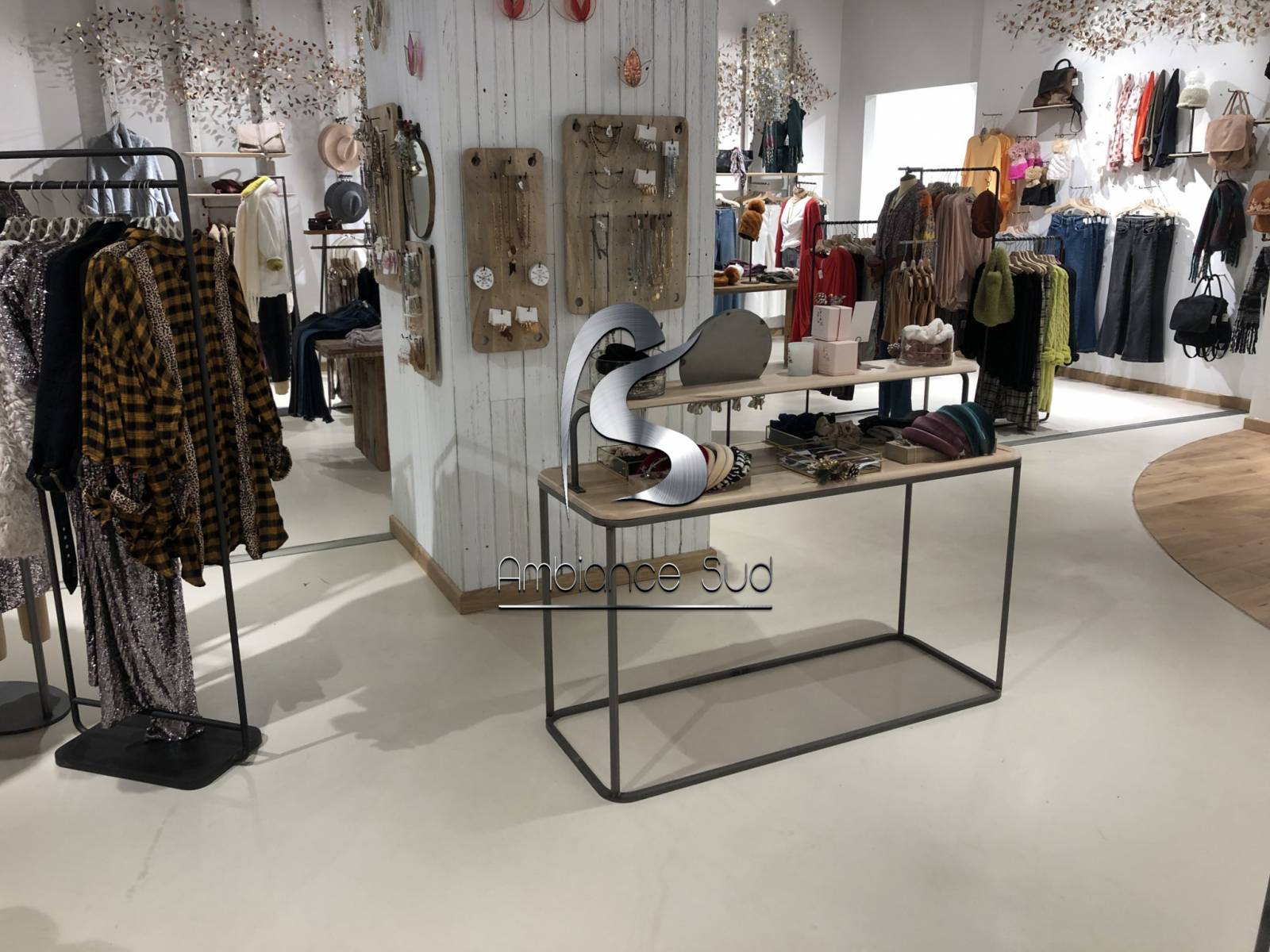 SOL EN BETON CIRE COULE DECORATIF A HYERES 83