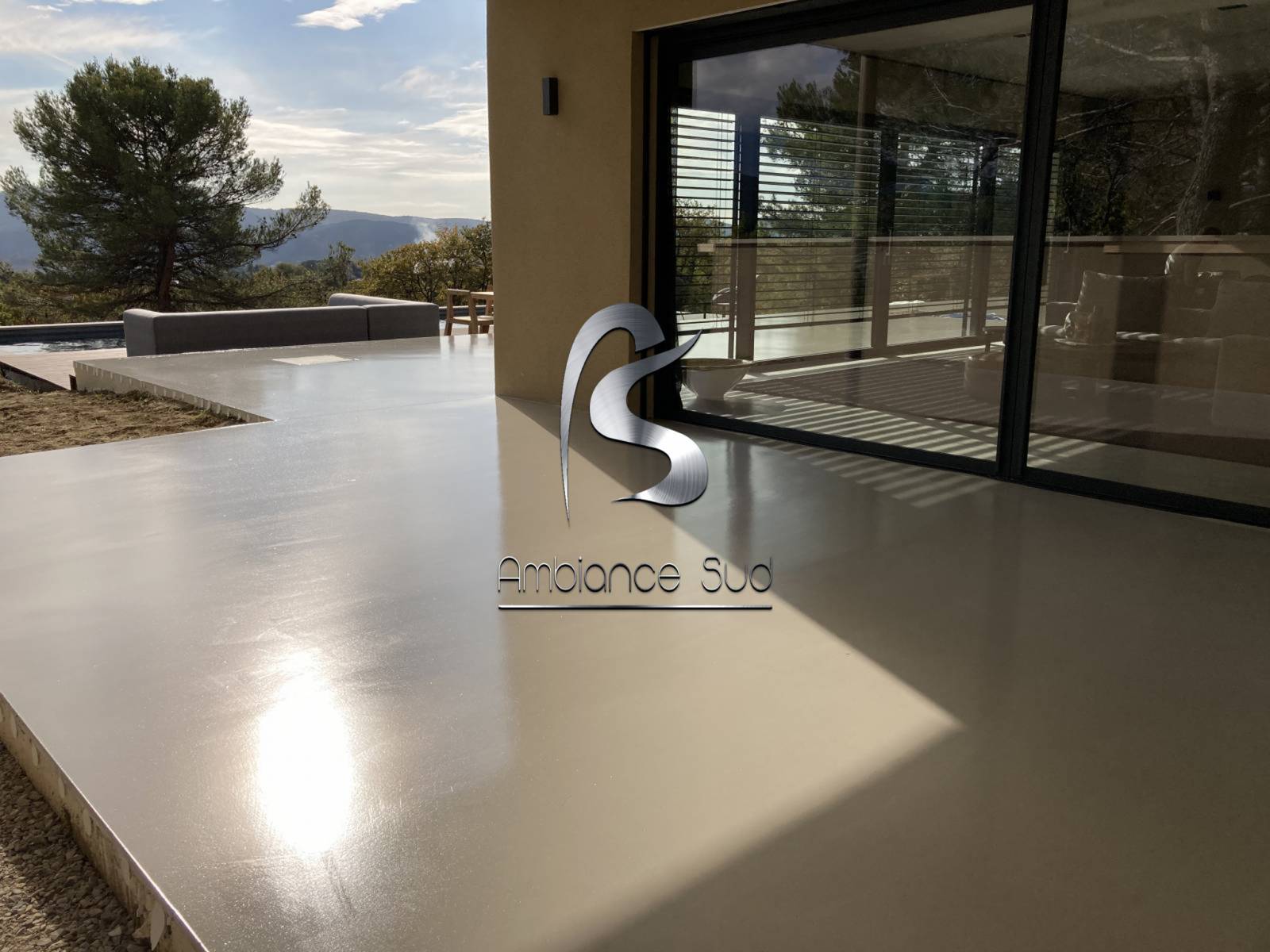 Devis pour application sur mesure en béton ciré piscine terrasse près de Bormes les Mimosas Var 83