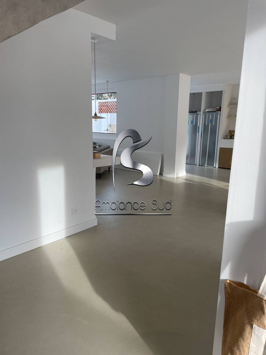 Choisir le béton ciré comme revêtement de sol