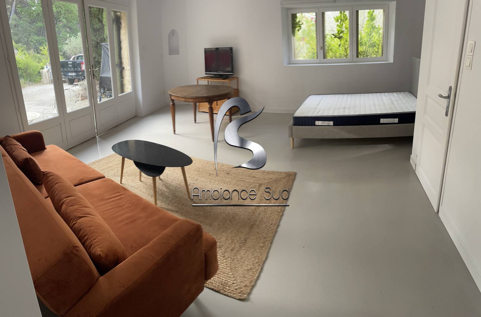 Rénovation de sol intérieur en béton ciré coulé gris