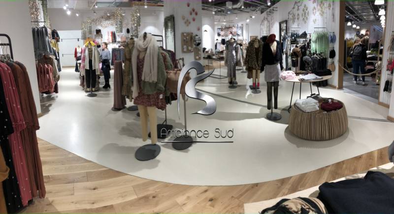 SOL EN BETON CIRE COULE DECORATIF A HYERES 83