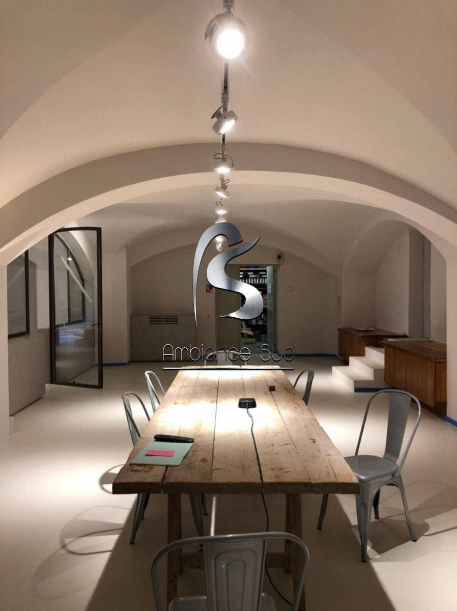 SOL EN BETON CIRE COULE A BANDOL DANS LE VAR 83