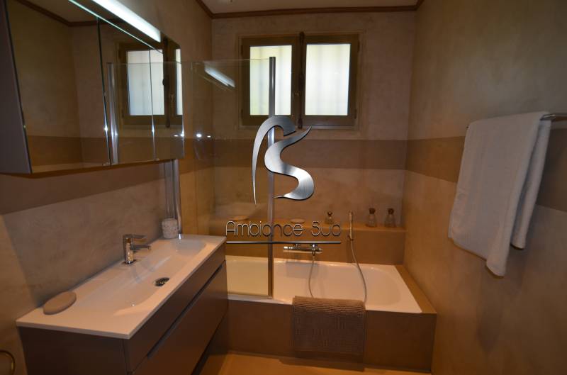 Rénover sa salle de bain grâce au béton ciré taloché à Aix en Provence 13